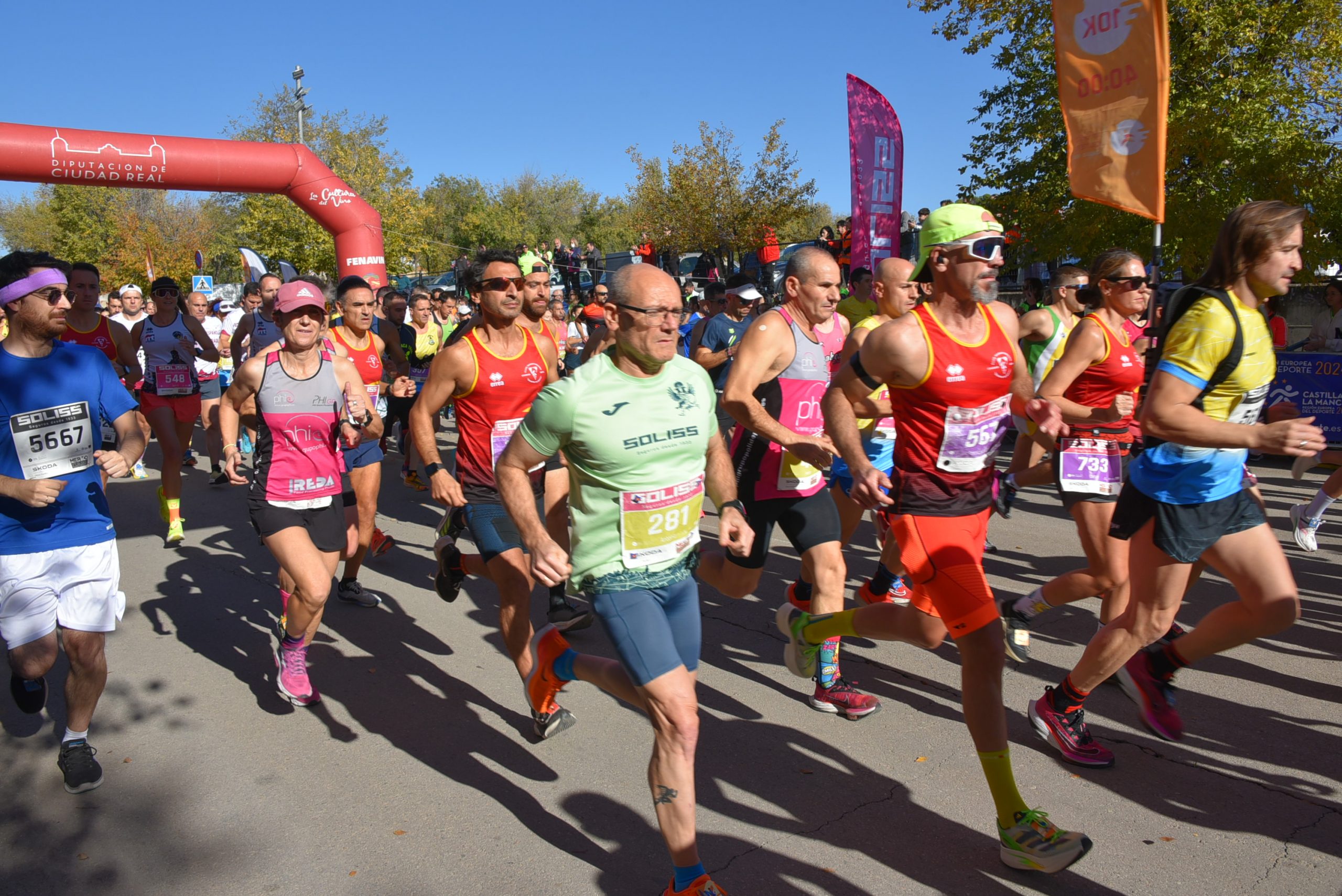 Participantes en los 10 k Antonio Serrano 2024