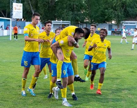 Celebración de un gol del CF La Solana