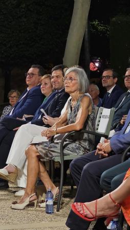 Pregonera y autoridades